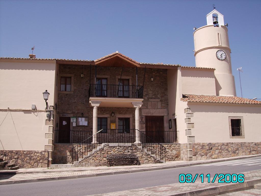Via Caparra Superior Guest House Oliva de Plasencia ภายนอก รูปภาพ
