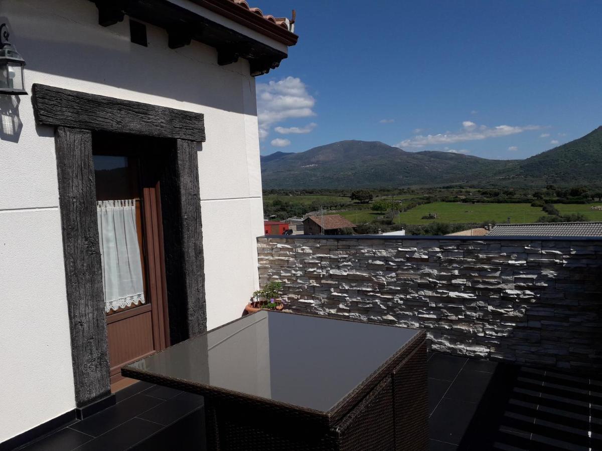Via Caparra Superior Guest House Oliva de Plasencia ภายนอก รูปภาพ